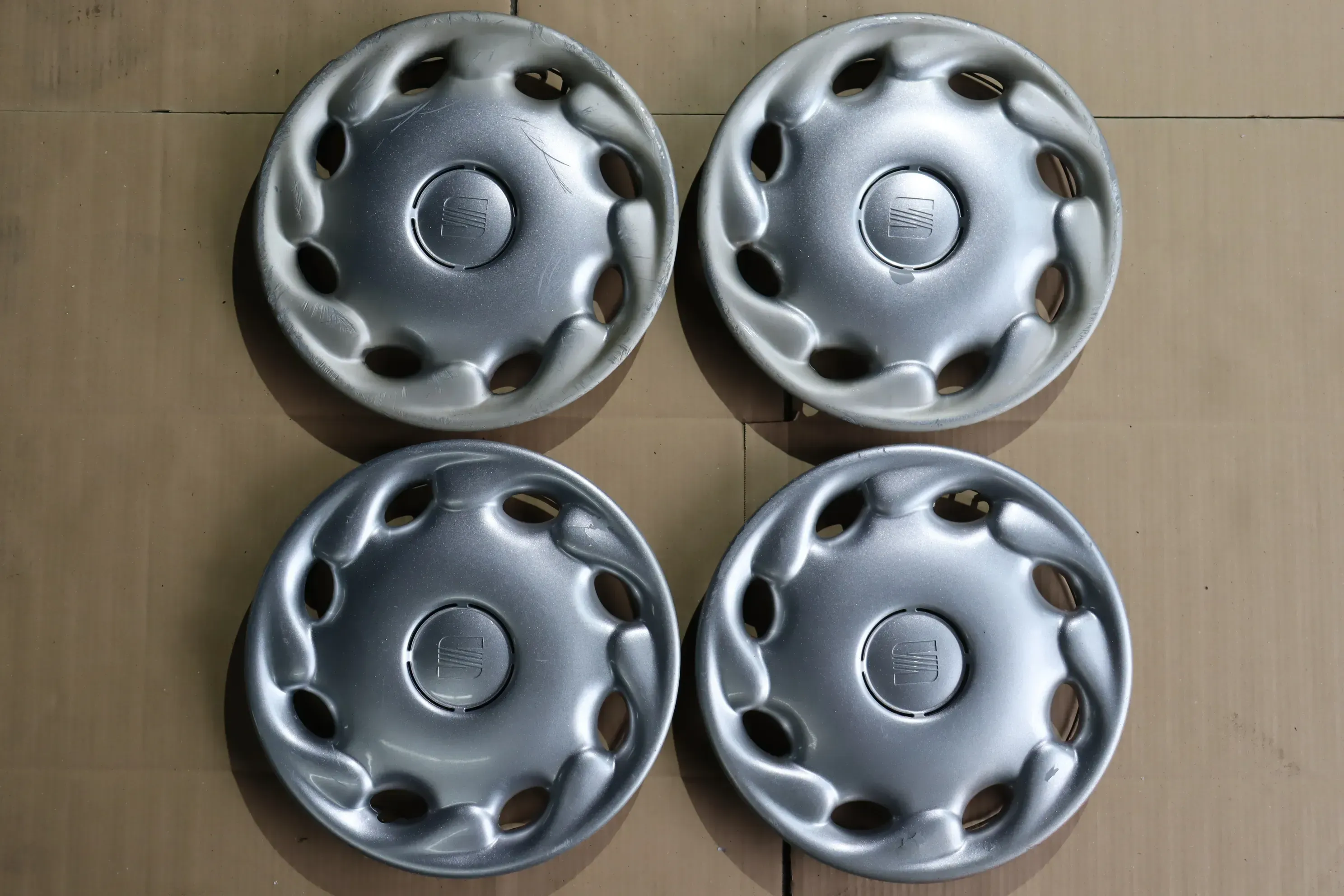 original 4 Stück VW Lupo Polo 6N Radkappe Ibiza Radzierkappe 13 Zoll 6K0601147D - Bild 1