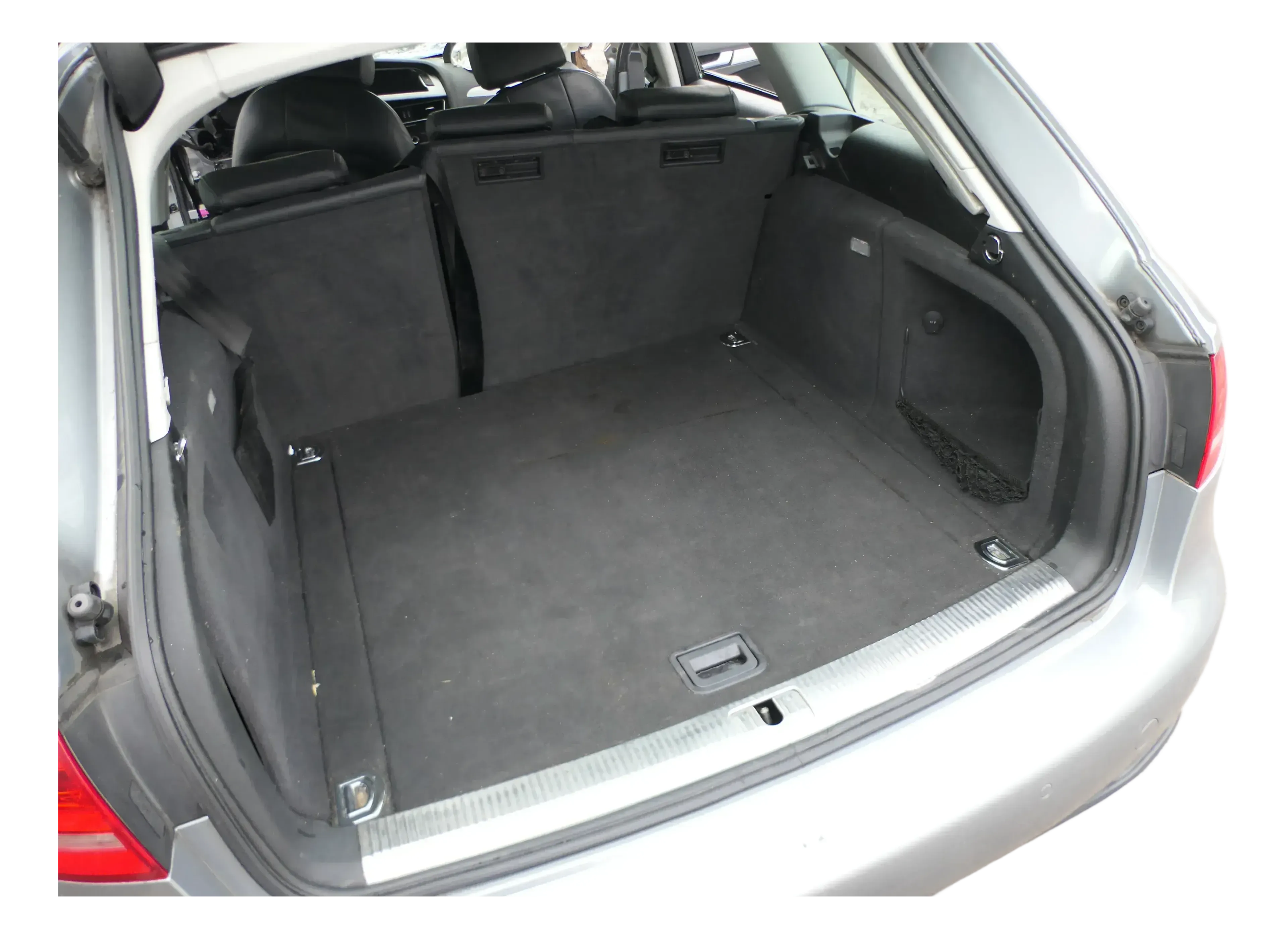 Audi A4 B8 8K Variant Kombi Verkleidung Teppich Kofferraum Boden schwarz - Bild 1