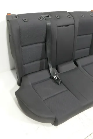 Audi A4 B6 B7 8E Sitz Rückbank Rücksitzbank hinten 3-Punkt-Gurt schwarz Armlehne - Bild 4