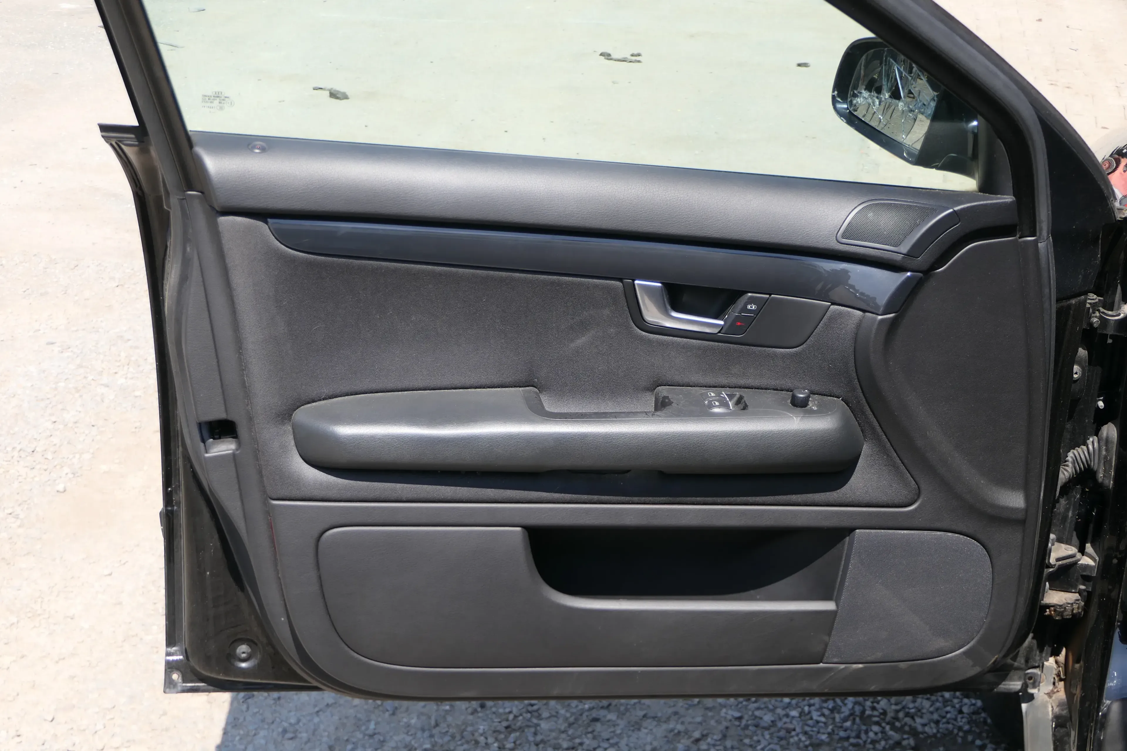 1x A4 8E B6 Türverkleidung Verkleidung Tür vorne links soul schwarz - Bild 1