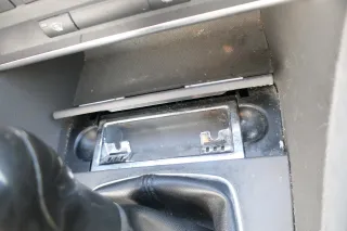 Audi A4 8E B7 B6 Aschenbecher 8E0857951H 26Z swing dunkelgrau - Bild 2