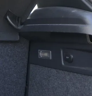 VW Scirocco 3 Kombi Abdeckung Verkleidung Kofferraum hinten rechts Auflage - Bild 1