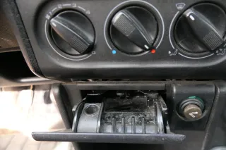 VW Passat 3A 35i Aschenbecher Zigarettenanzünder vorne - Bild 1