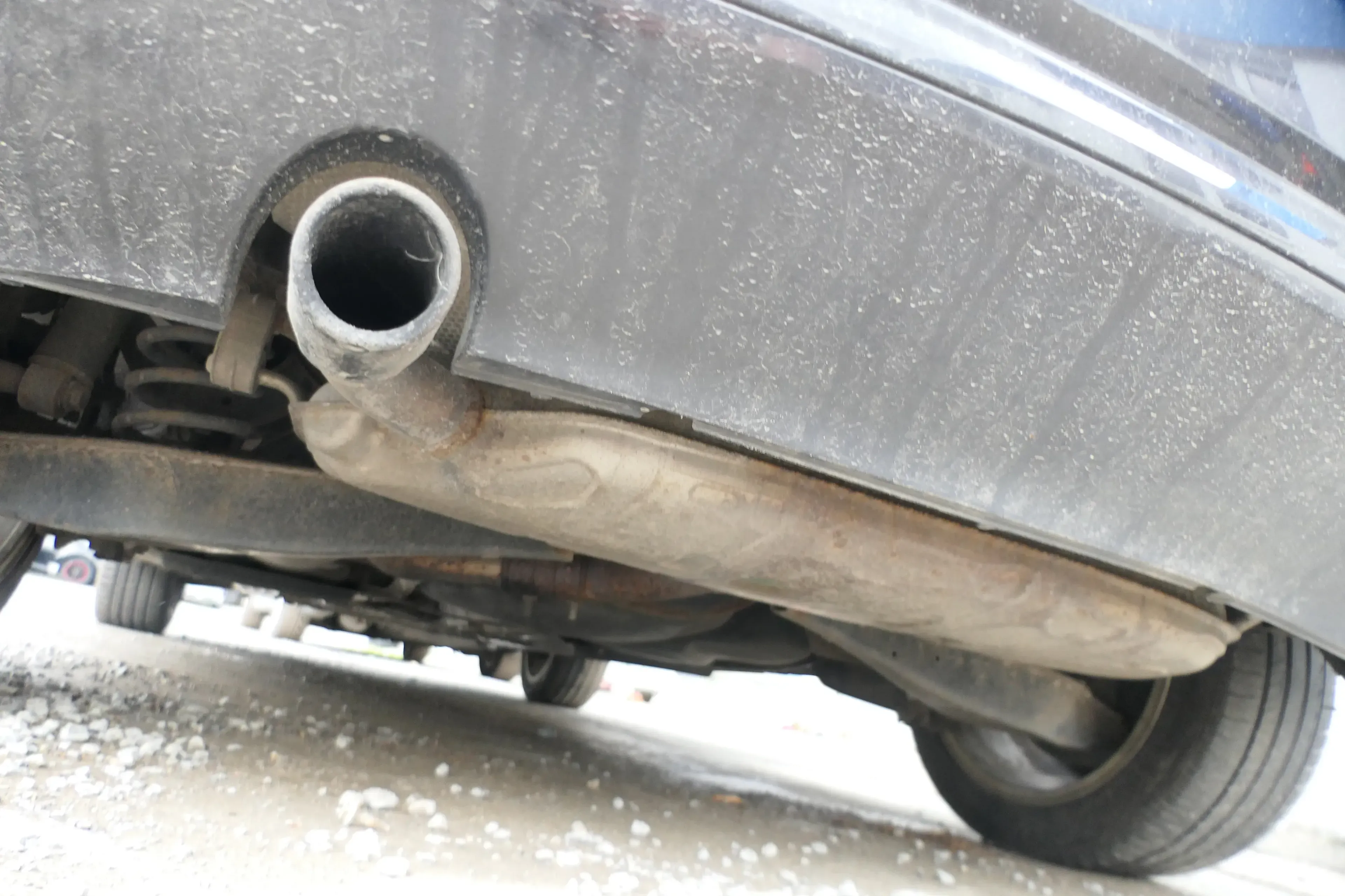 Audi A3 8P Auspuff Endschalldämpfer hinten 1,6  Motor BAG BLP BLF Mittelschal - Bild 1