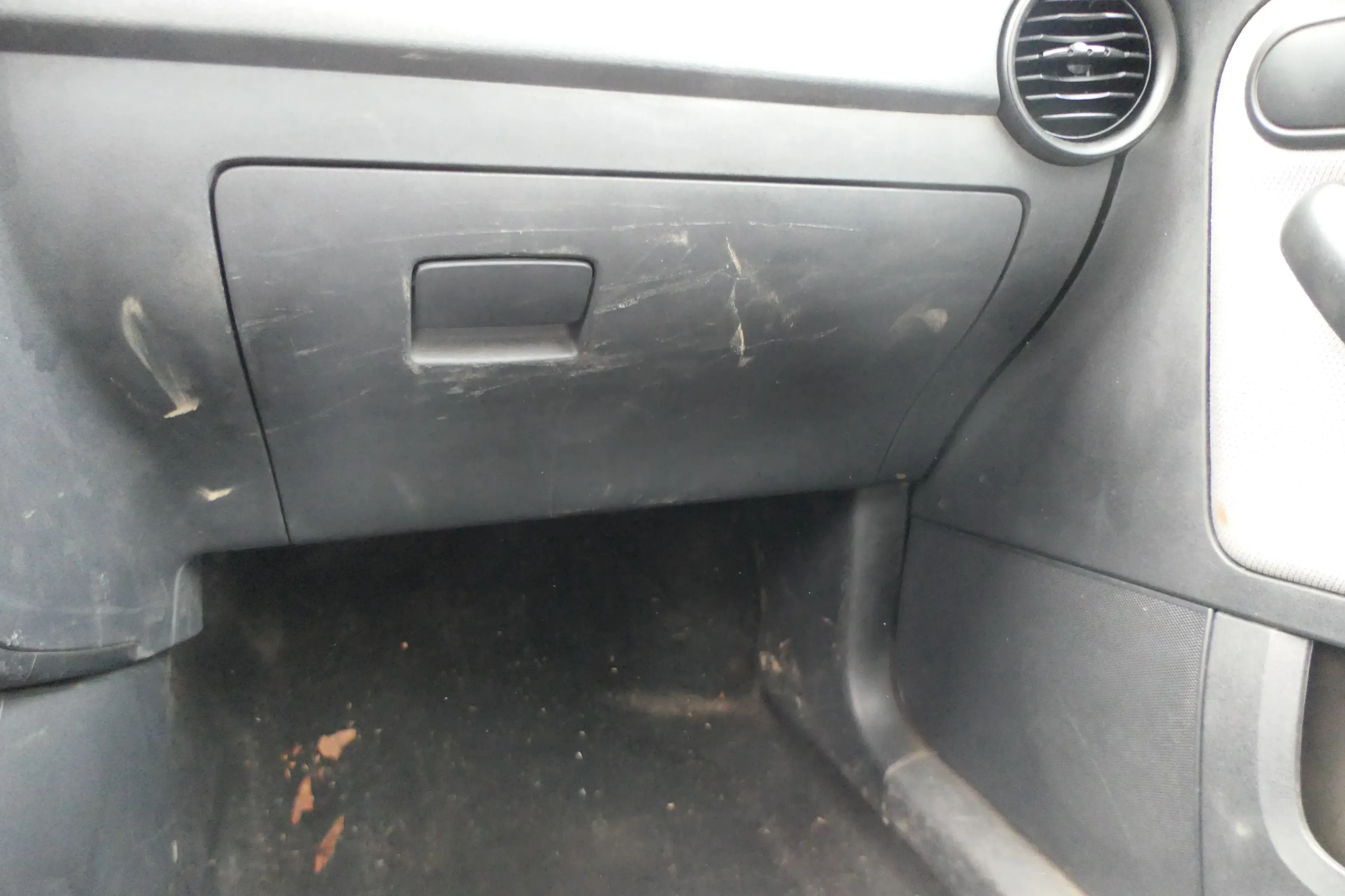 Seat Ibiza 6L Handschuhfach Handschuhfachdeckel Deckel Klappe schwarz - Bild 1