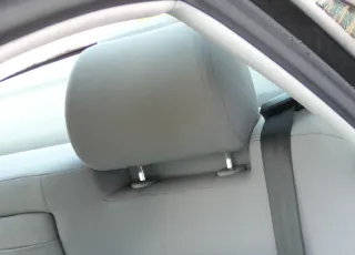 1x VW T4 Sitz links oder rechts hinten Kopfstütze Kopfstützen auch ganz hinten - Bild 1