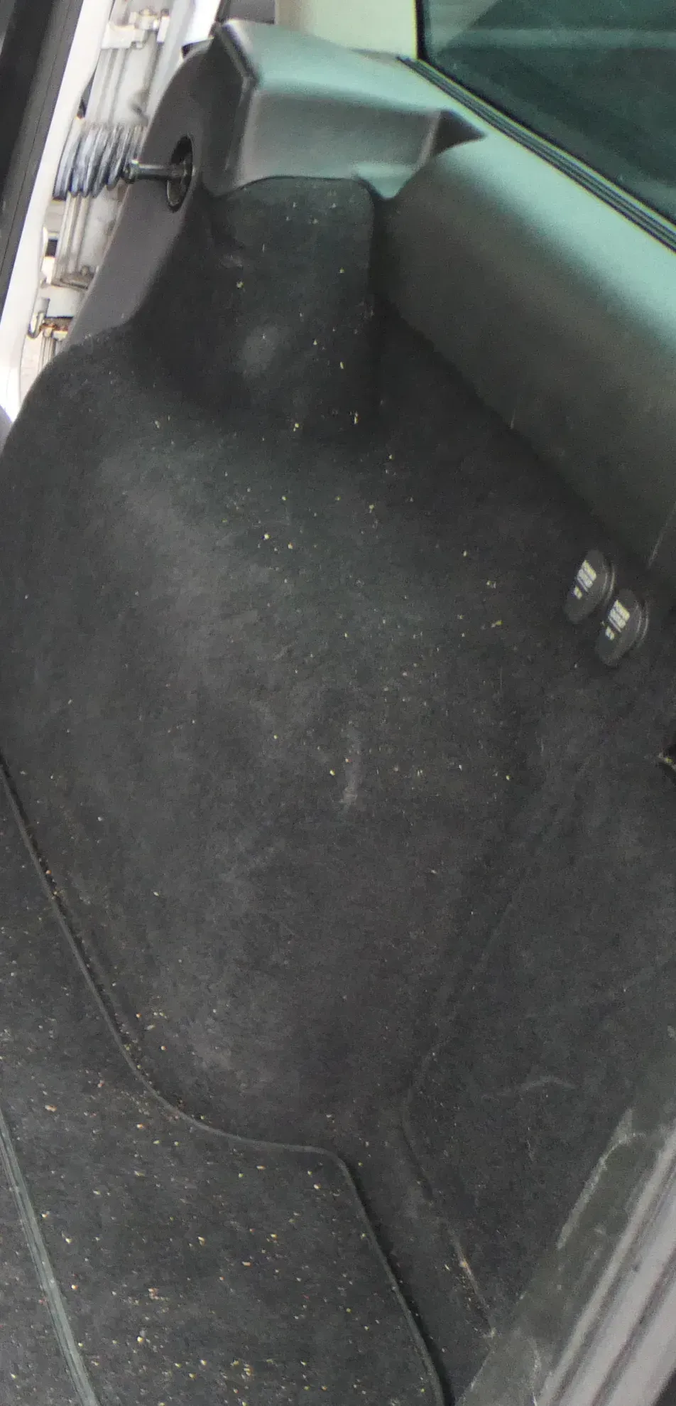 Passat 3BG 3B Abdeckung Verkleidung Kofferraum hinten rechts 3B9867429Q schwarz - Bild 1