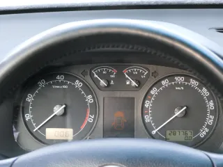 Skoda Octavia 1U Tacho Tachometer Kombiinstrument 1U0920841B 287.000 km Benzin - Bild 1