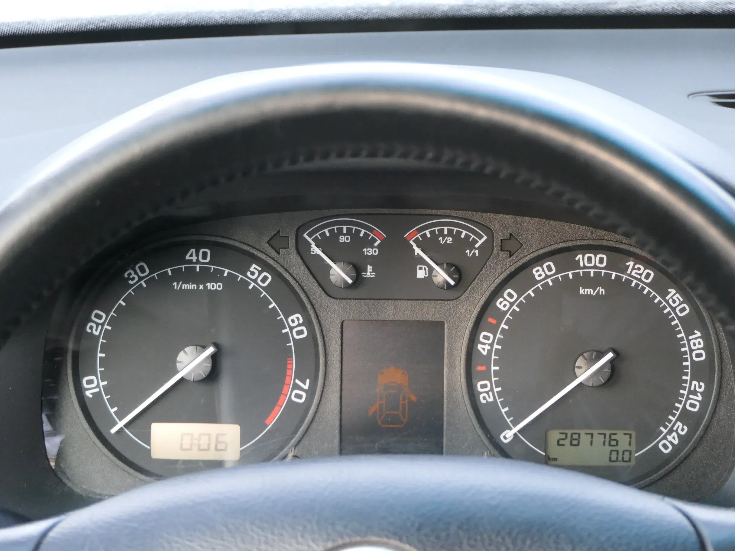 Skoda Octavia 1U Tacho Tachometer Kombiinstrument 1U0920841B 287.000 km Benzin - Bild 1