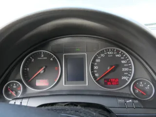 Audi A4 8E B6 Tacho Tachometer Kombiinstrument 351.000km 8E0920900M TDI Diesel - Bild 1