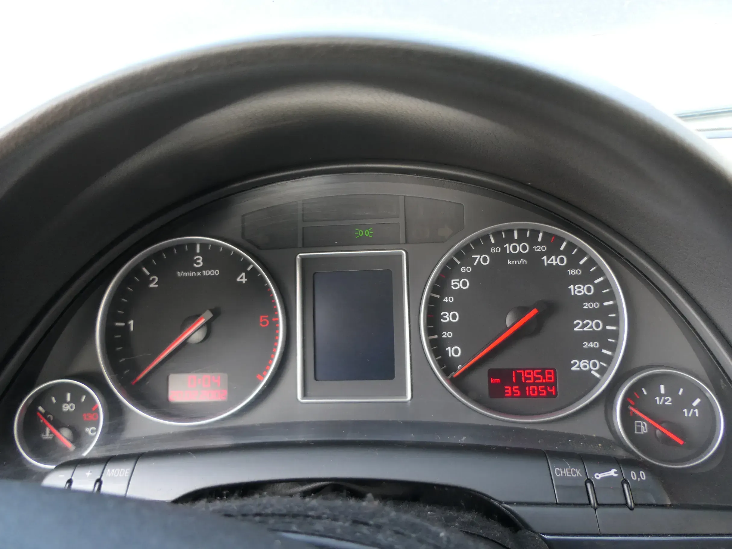 Audi A4 8E B6 Tacho Tachometer Kombiinstrument 351.000km 8E0920900M TDI Diesel - Bild 1
