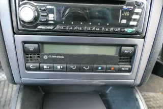 Golf 4 Bora Mittelkonsole Verkleidung um Radio 1j1858069G Dekor grau Türgriff - Bild 3