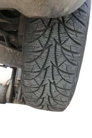 2x VW Golf 6 Plus 5M 195/65 R15 91T Winterreifen M+S Felgen Reifen M&S 8-8,5mm - Bild 2