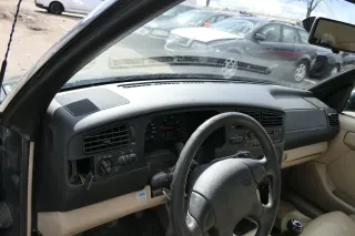 VW Golf 4 Cabrio 3 Armaturenbrett Airbag Cockpit Amaturenbrett Bj. 2000 ohneAnba - Bild 1