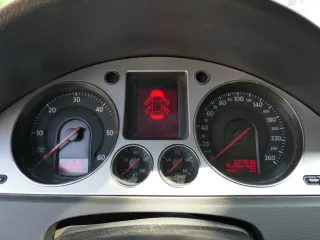 VW Passat 3C Tacho Tachometer 227.800km 3C0920871E Diesel TDI Kombiinstrument - Bild 2
