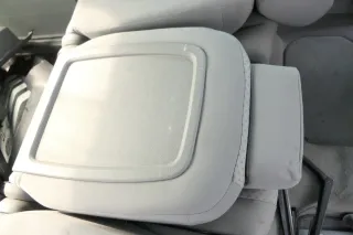 VW Touran Sitz hinten mitte mittig grau (1. Reihe) Rücksitz - ohne Kopfstütze - Bild 3