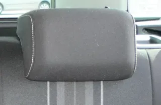 1x VW Golf 7 Kopfstützen Kopfstütze hinten rechts oder links schwarz weiße Nähte - Bild 1