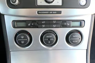 VW Passat 3C Mittelkonsole Verkleidung um Radio Klappe Abdeckung Dekor chrom alu - Bild 2