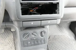 Seat Arosa VW Lupo Becherhalter Dosenhalter unten geschraubt schwarz 2 - Bild 2