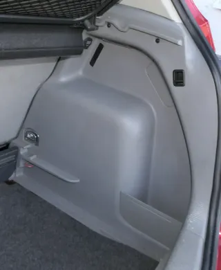 VW Golf Plus 5M Abdeckung Verkleidung Kofferraum hinten rechts 5M0867427L grau - Bild 1