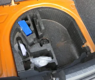 Seat ibiza 6J Bordwerkzeug Pannenset MIT Wagenheber für KeinNotrad Styropor - Bild 1