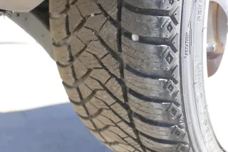 2x 3C Golf Reifen Winterreifen 235/40R18 95V 7-9mm   NUR 2 x REIFEN - Bild 1