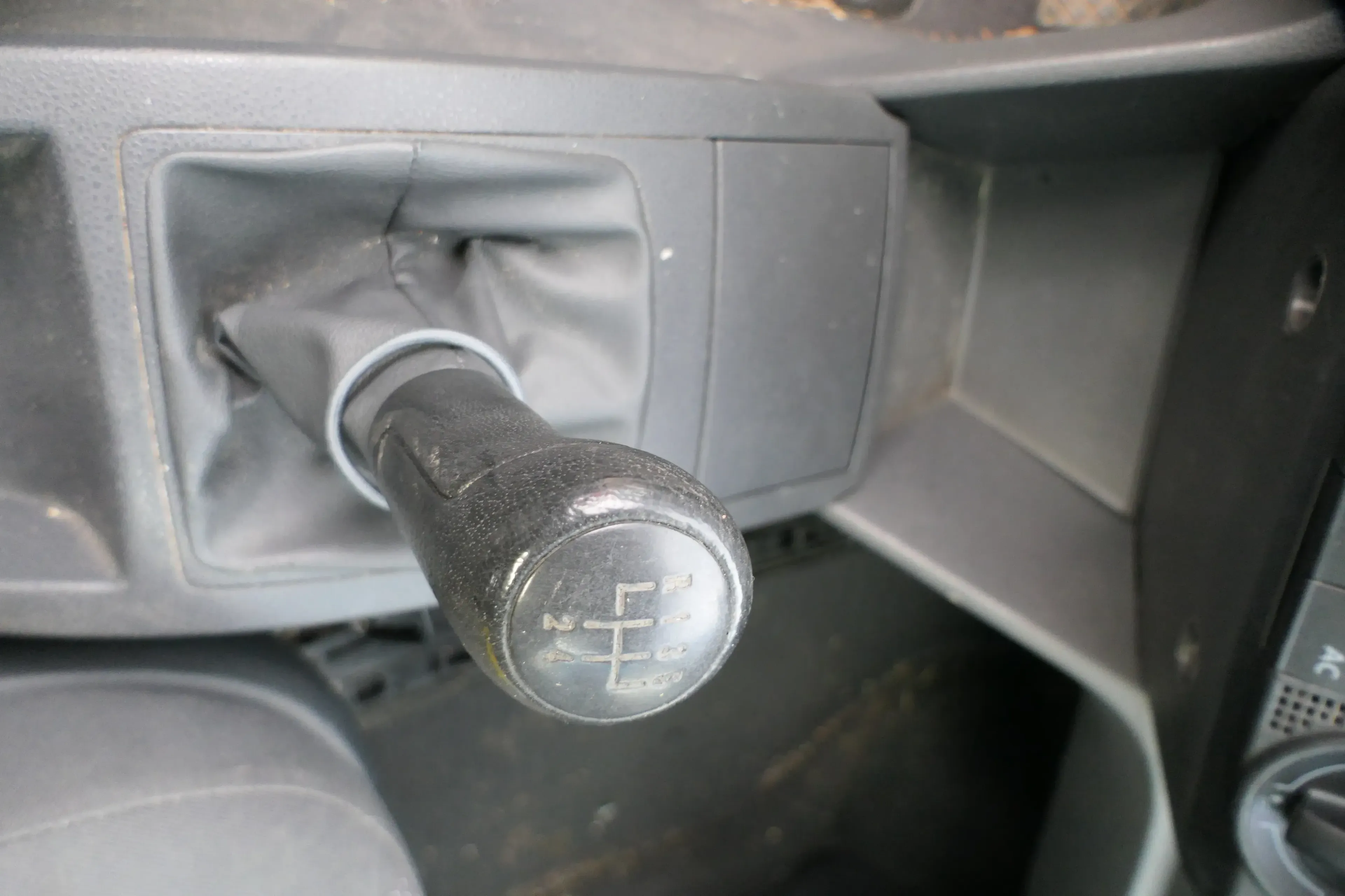 VW Polo 9N 9N3 Schaltknauf Schaltsack Schaltung Schaltknüppel 6Q1711113F QFJ - Bild 1