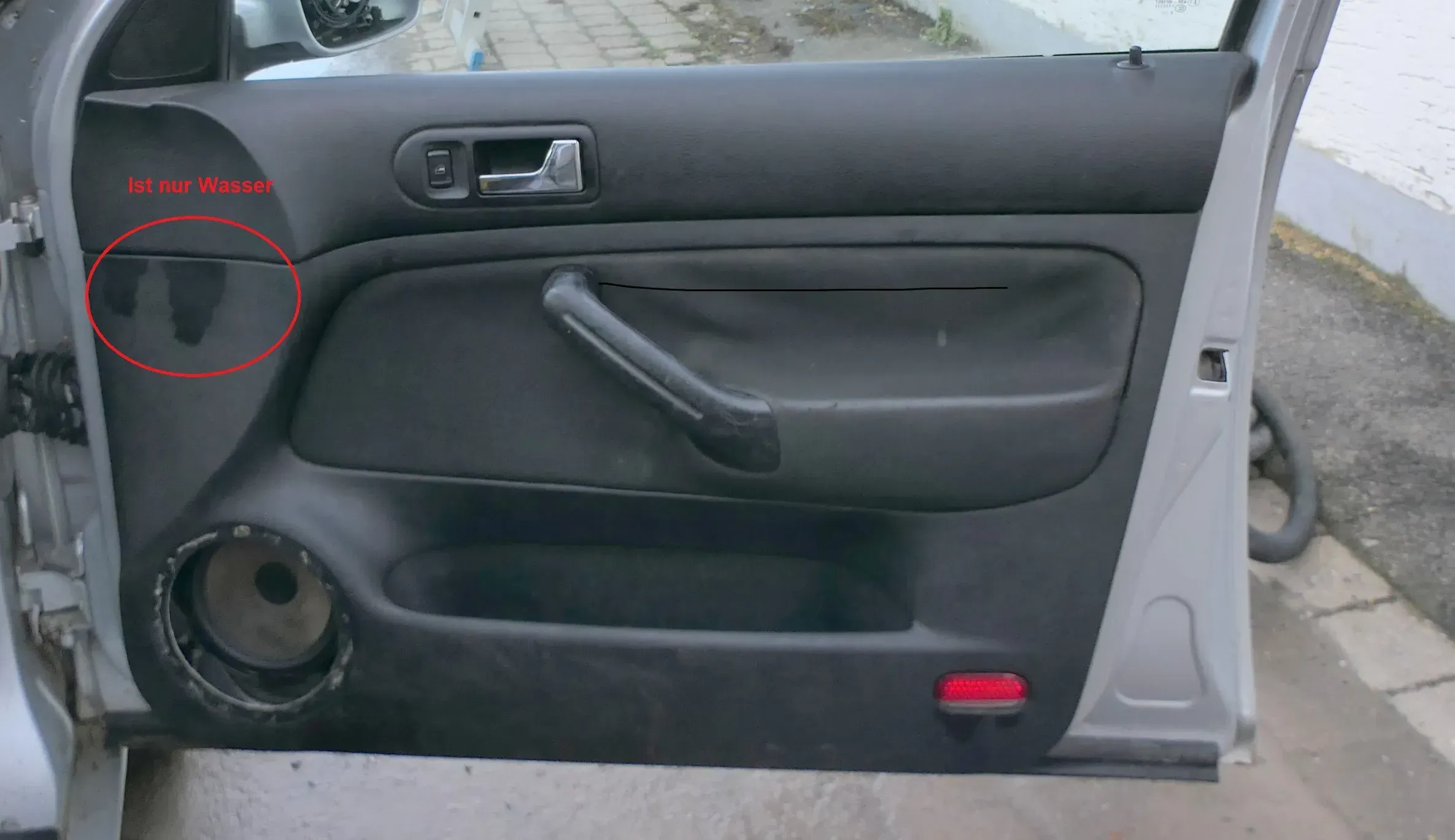 1x Golf 4 Bora Türverkleidung Verkleidung Tür vorne rechts 4/5-Türer Griff schwa - Bild 1