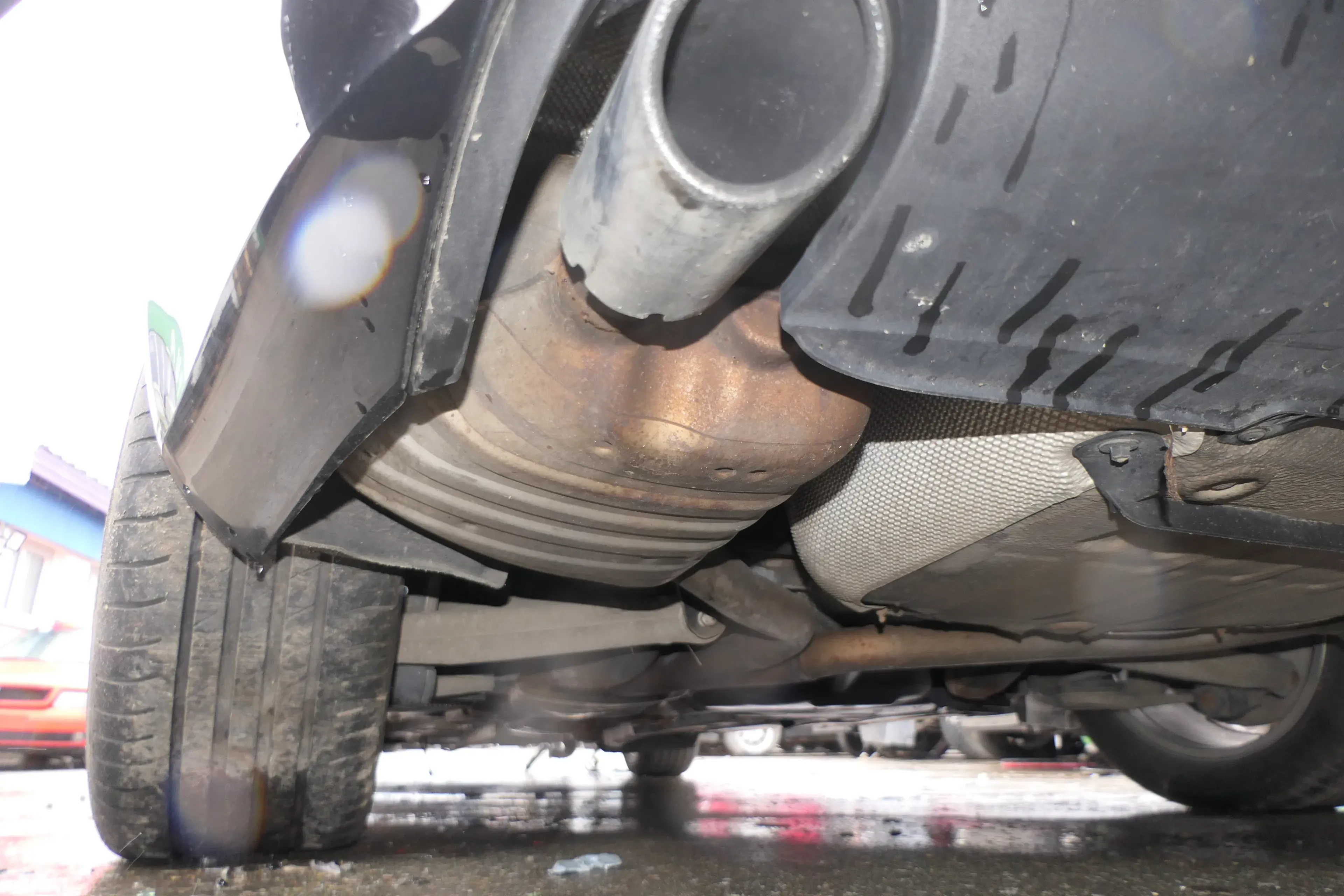 1x Audi A4 8K Auspuff Endschalldämpfer links hinten Benziner - Bild 1