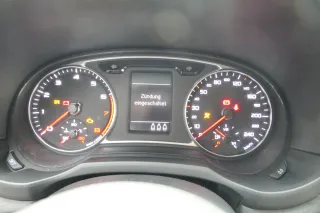 Audi A1 8X Tacho Tachometer Kombiinstrument 8X0920930C 122.304km - Bild 2