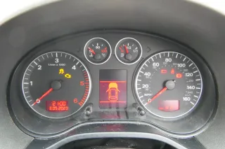 Audi A3 8P Tacho Tachometer Kombiinstrument 8P0920981K 1.9 Diesel TDI- Miles !!! - Bild 1