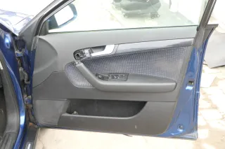 1x A3 8P Türverkleidung Verkleidung Tür vorn rechts 4/5-Türer - Bild 1