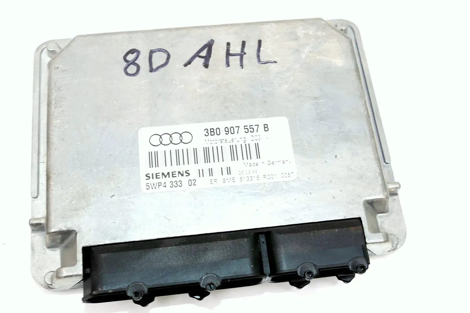 Audi A4 B5 Bj.2000 Steuergerät 1,6l 74kw 101PS AHL Motor 3B0907557B - Bild 1