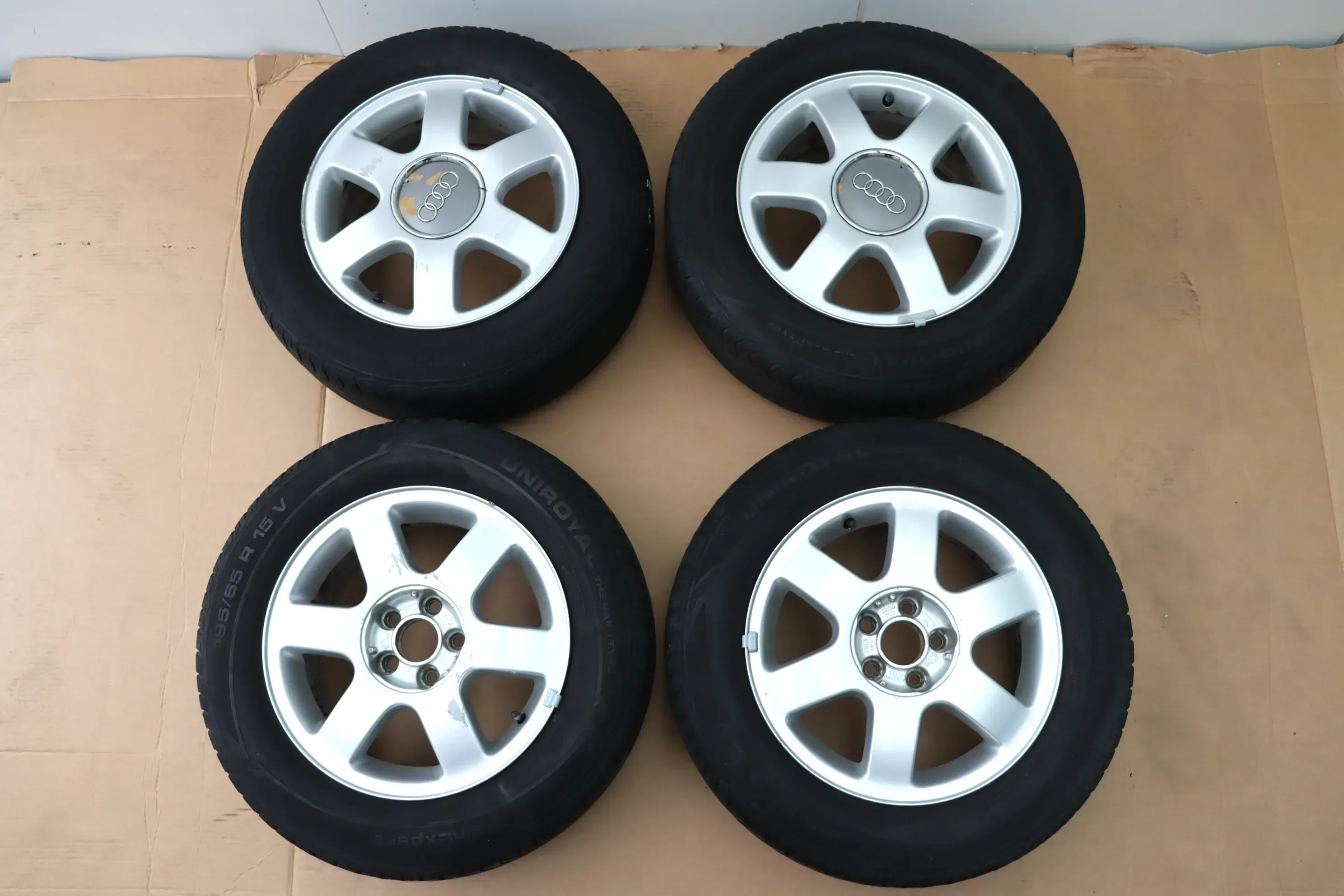 Audi A3 8L Alufelgen Reifen Felgen 195/65 R15 Sommerreifen M+S 8L060125F   3-4mm - Bild 1