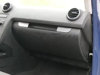 Audi A3 8P Handschuhfach schwarz Handschuhfachdeckel Deckel Klappe Sportback - Bild 1