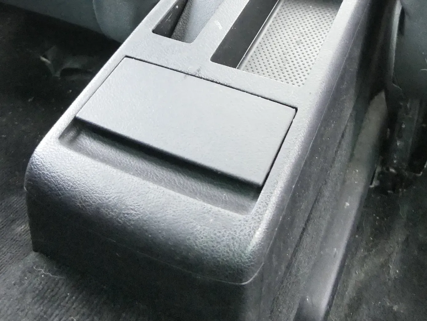 VW Passat 3BG Aschenbecher hinten anthrazit dunkel schwarz - Bild 1