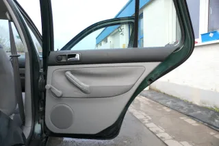 1x VW Golf 4 1J Limousine Türverkleidung Verkleidung Tür hinten rechts grau - Bild 1