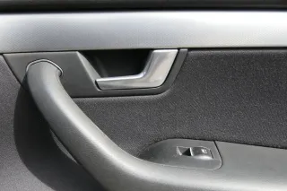4x Audi A4 8E B6 Türverkleidung Verkleidung Tür vorne + hinten schwarz links man - Bild 3