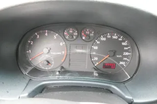Audi A3 8L Tacho Tachometer Kombiinstrument 129.000km 8L0919860E Benziner 1,6 - Bild 1