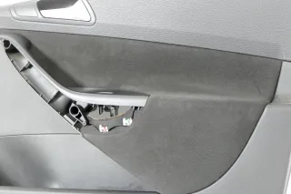 1x VW Passat 3C Variant Türverkleidung Verkleidung Tür vorne rechts schwarz - Bild 2