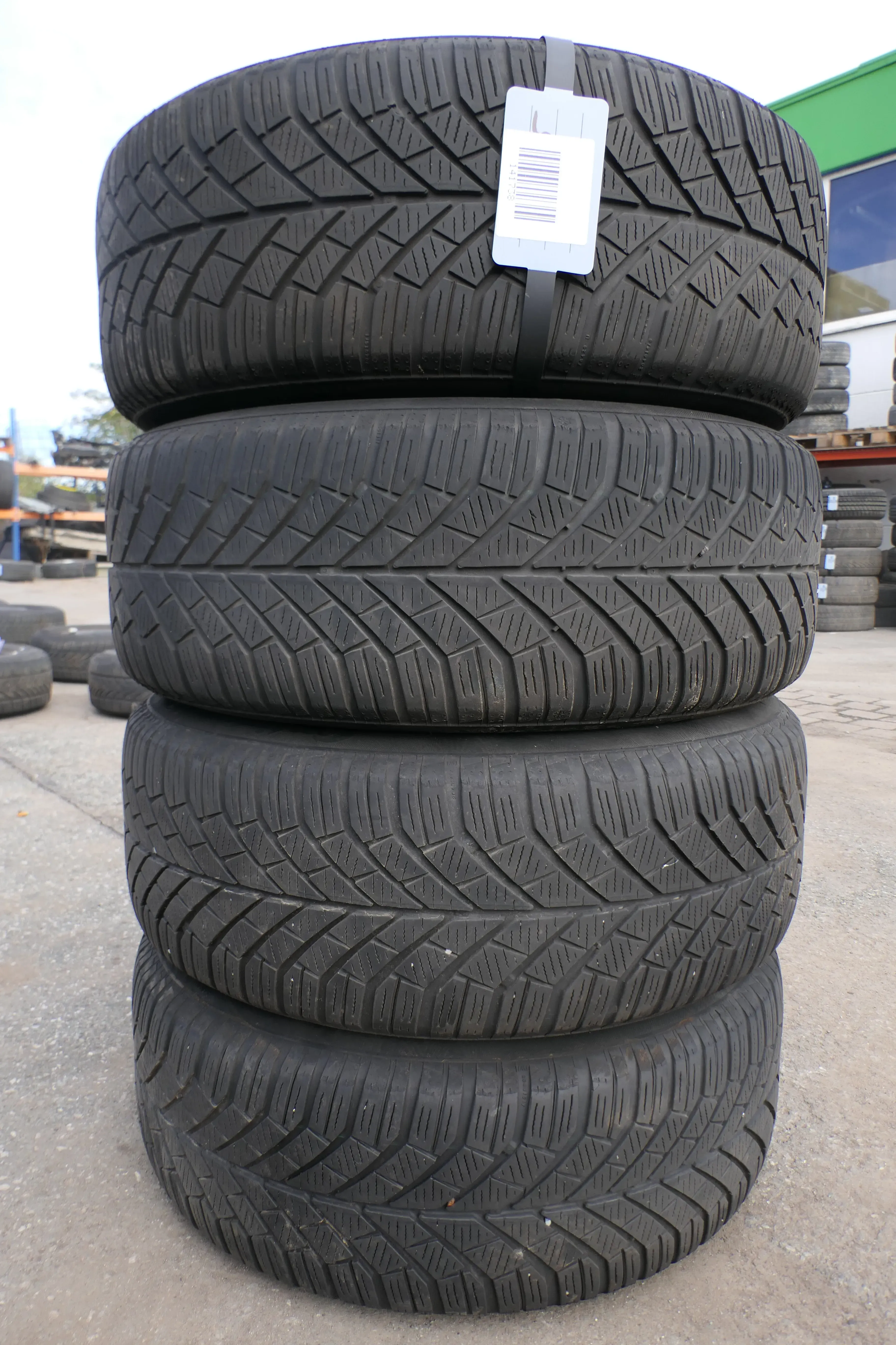 Audi A4 B5 A6 4B Passat 3BG Felgen Reifen Winterreifen M+S 205/55 R16 91H 5-6mm - Bild 1