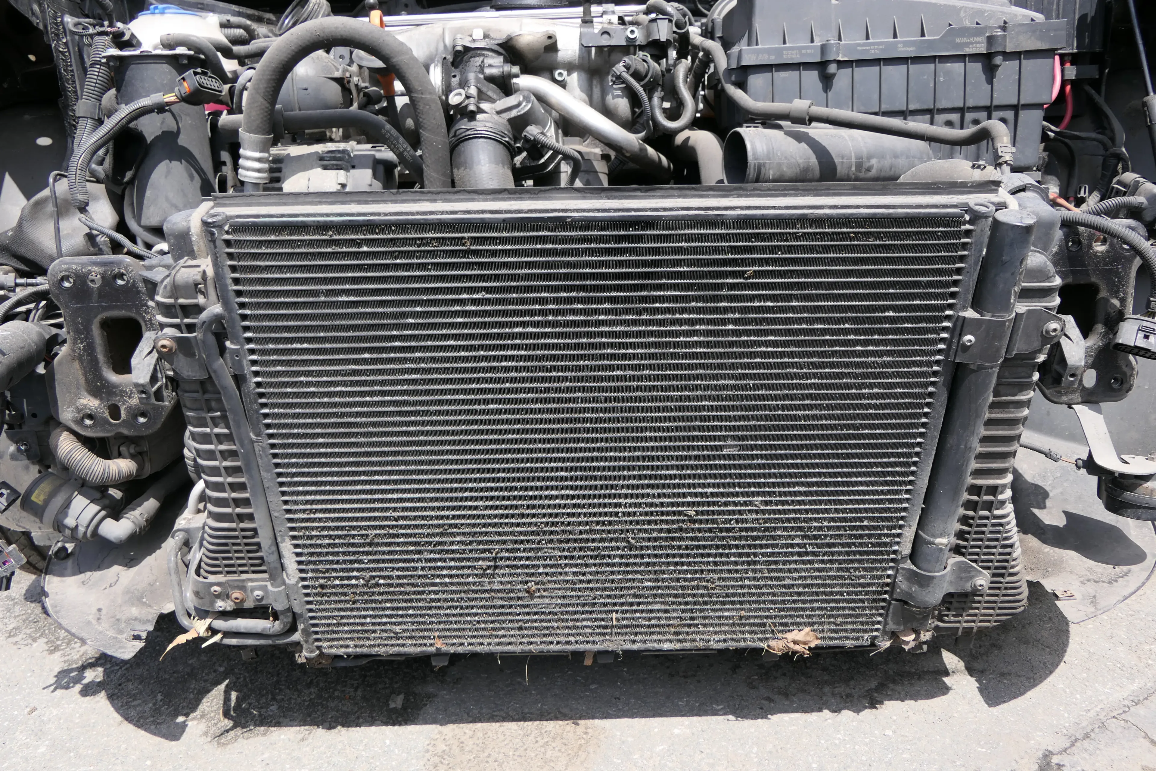 VW Eos Golf 5 Plus Kühler 2,0 16V AZV BKD TDI Ladeluftkühler Lüfter Kondensa - Bild 1