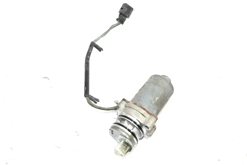 VW Passat 3C Quattro Allrad Differential Pumpe Vorladepumpe 0CQ598549 - 25.000km - Bild 1