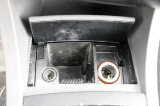 Seat Ibiza 6L Aschenbecher Zigarettenanzünder vorne - Bild 2