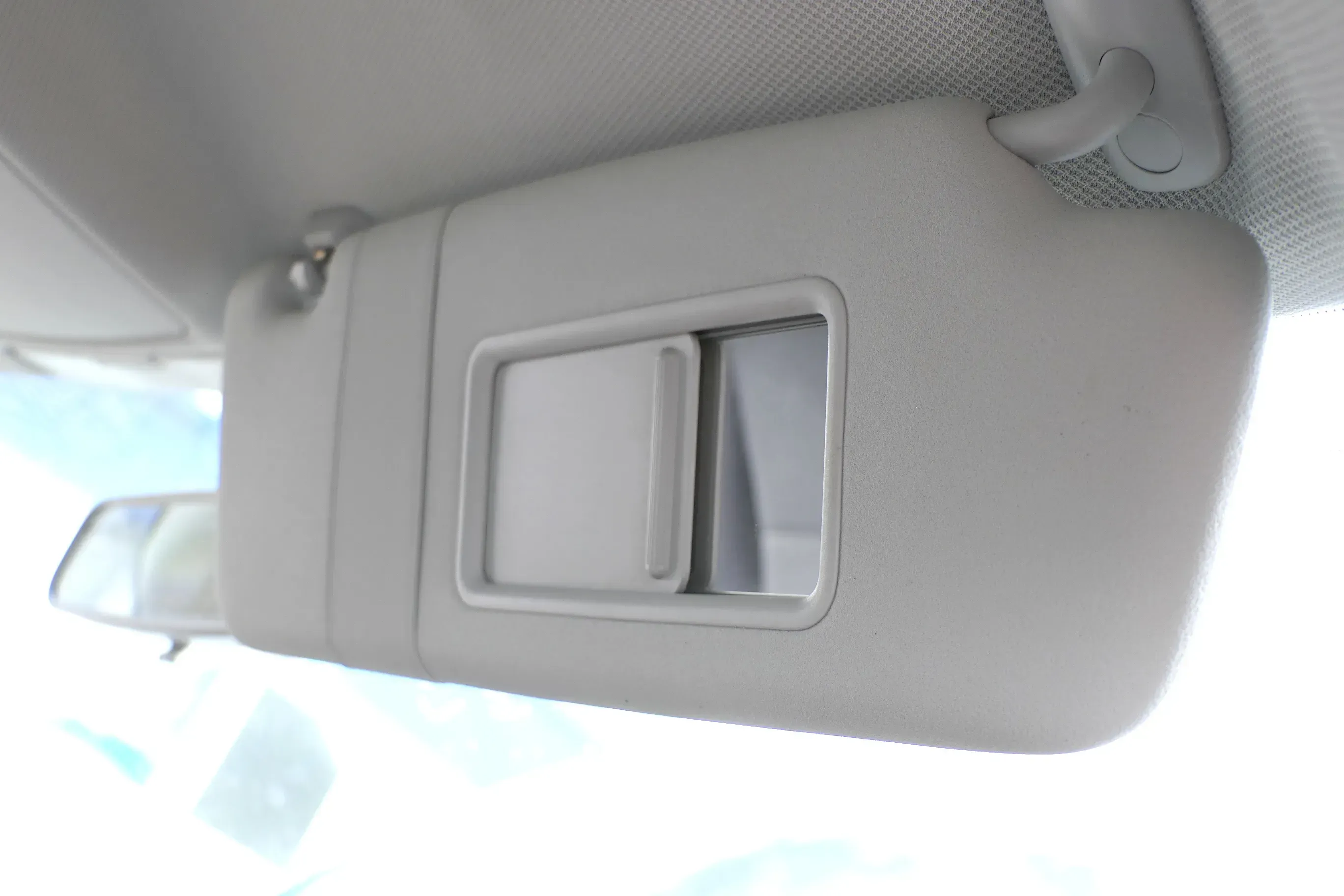 Audi A3 8P Sonnenblende rechts vorne 8P0857552A silber grau - Bild 1
