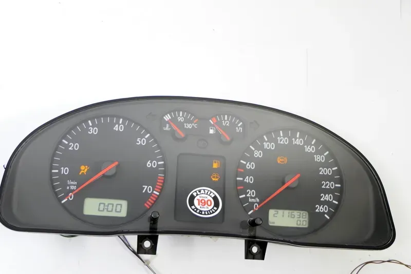 VW Passat 3B Tacho Tachometer Kombiinstrument 211.000km 09052069906 1,6 74kw AHL - Bild 1
