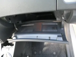 Skoda Roomster Fabia 5J Handschuhfach Handschuhfachdeckel Deckel Klappe unten - Bild 4