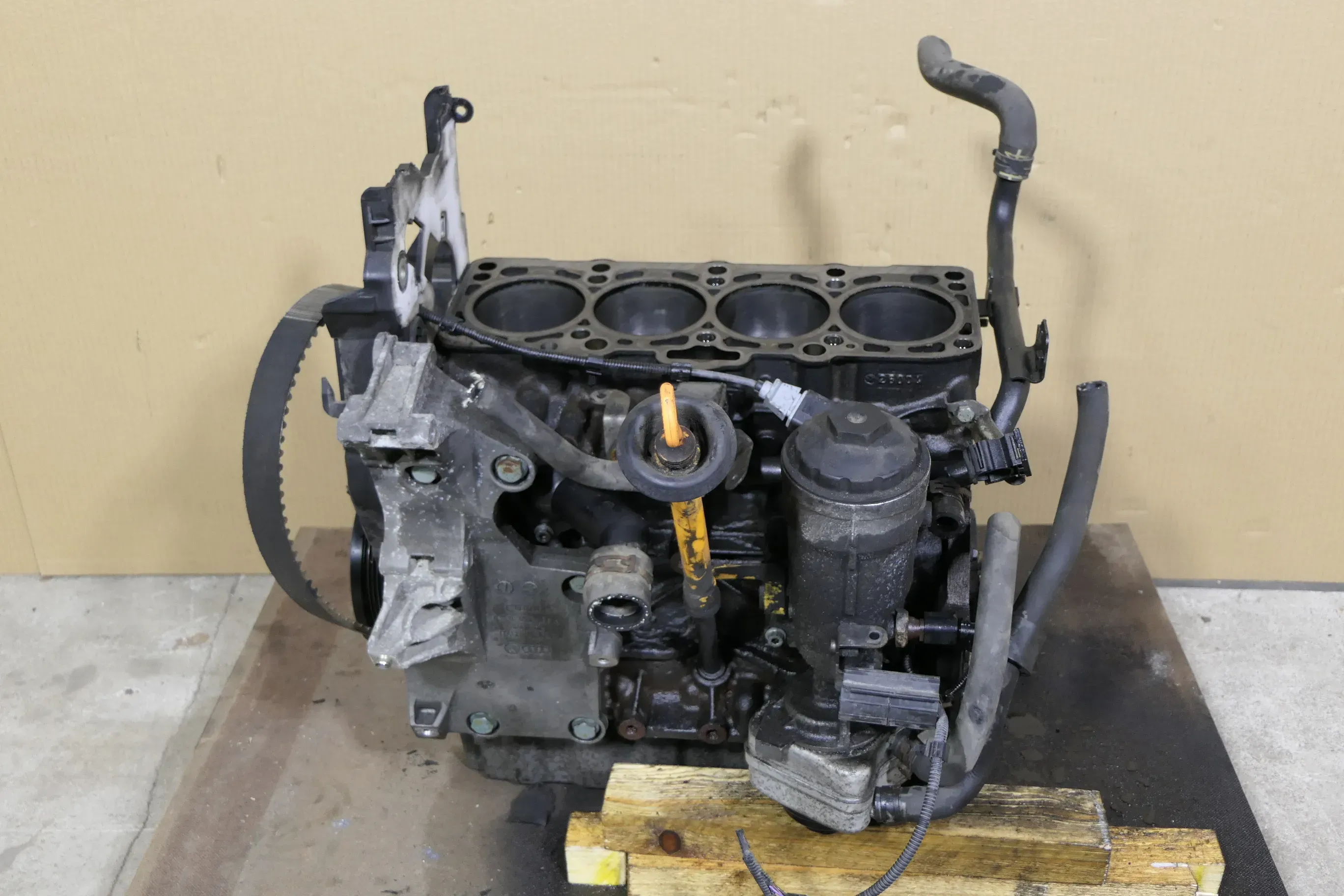 VW Golf 5 1K Motor Block 2.0 SDI 55kw 75PS BDK ca. 180.000km - ohneKopf - Bild 1