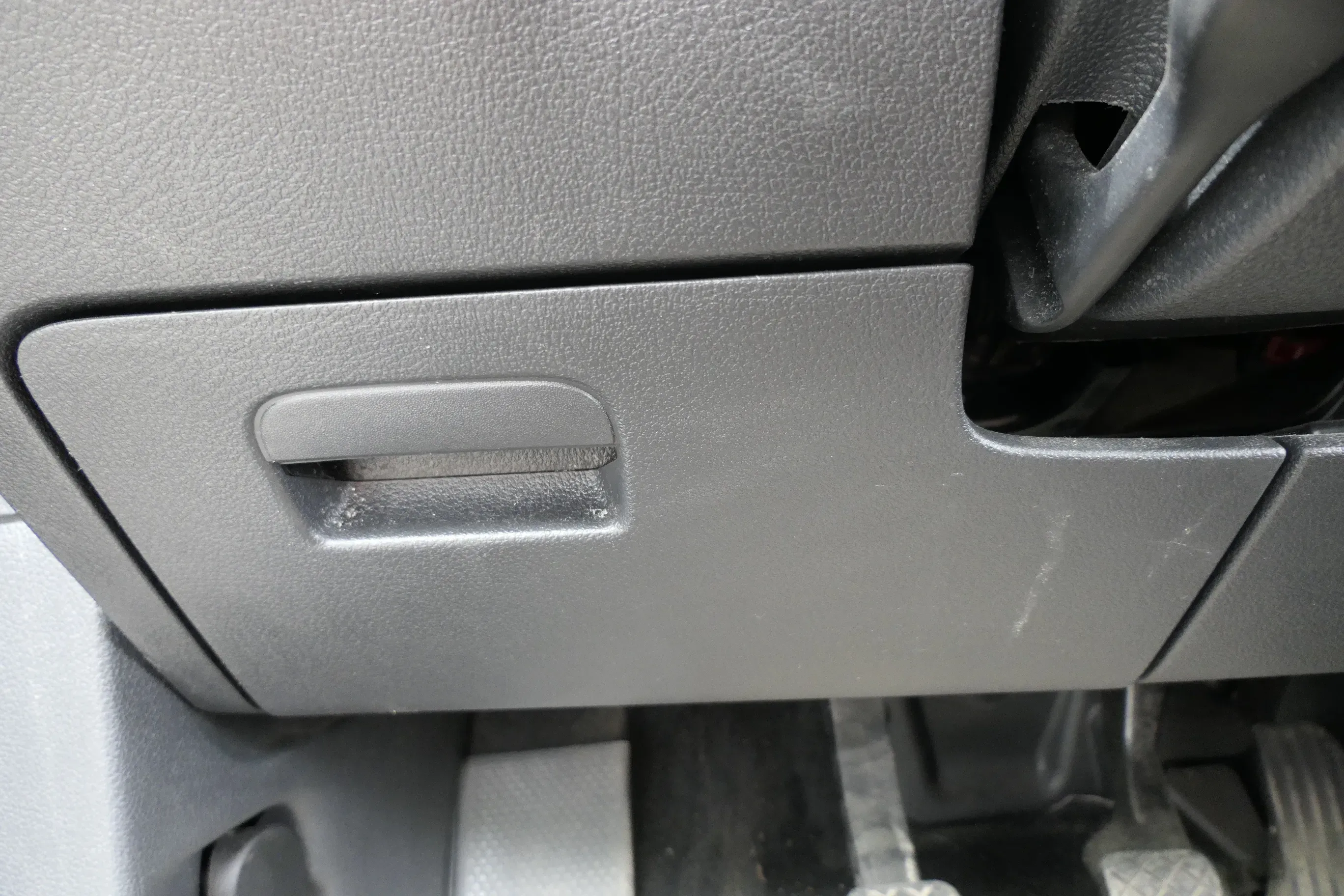VW Tiguan Handschuhfach Handschuhfachdeckel Deckel Klappe 5M1857921G links - Bild 1