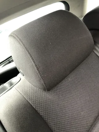 Audi A4 B6 8E Kopfstütze hinten rechts schwarz / soul 8E0885974E - Bild 1